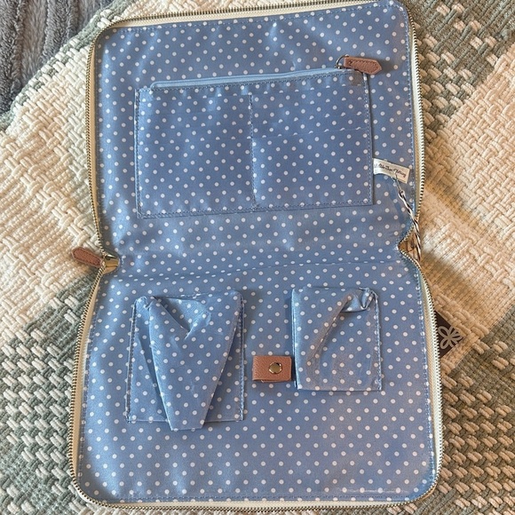 NWT Matilda Jane on the go pebbled vegan floral tech organizer - Picture 4 of 6